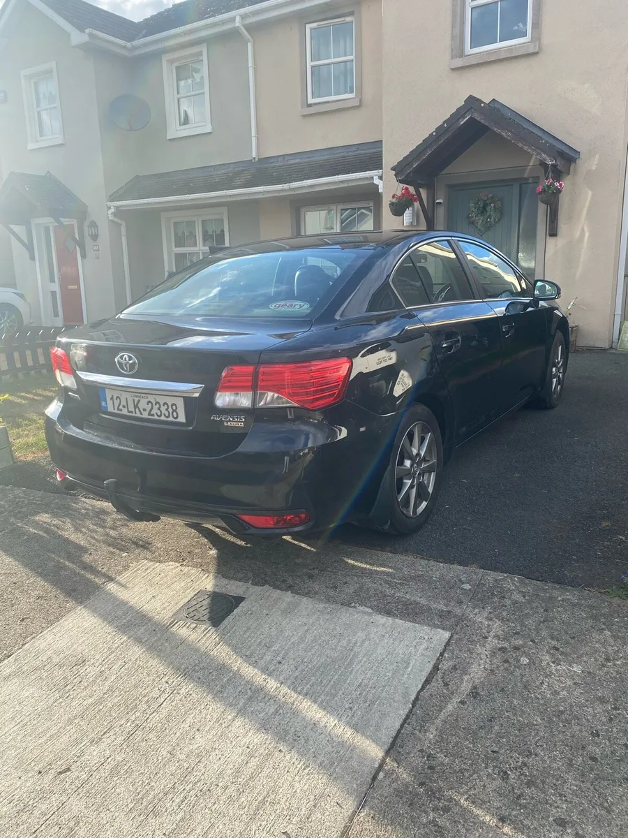 2012 Toyota Avensis - Image 2