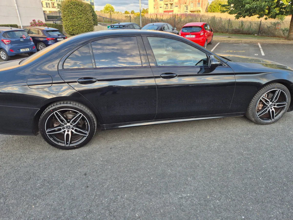 Merc EClass AMG 2018.Diesel.Automatic.Service Hist - Image 3