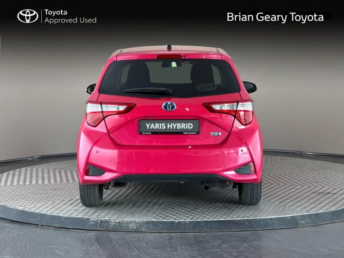 Toyota Yaris Hybrid - Image 4