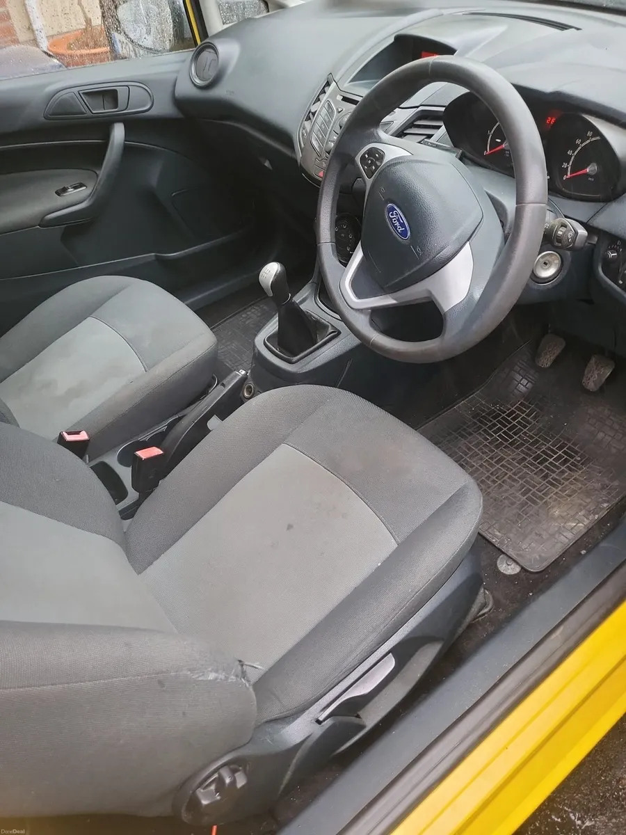 /Fiesta van 1.4d 2012 €3000 - Image 2