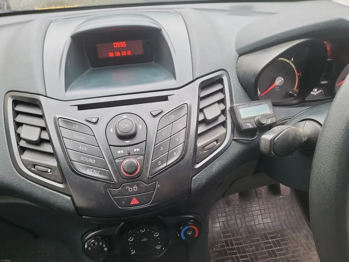 /Fiesta van 1.4d 2012 €3000 - Image 4