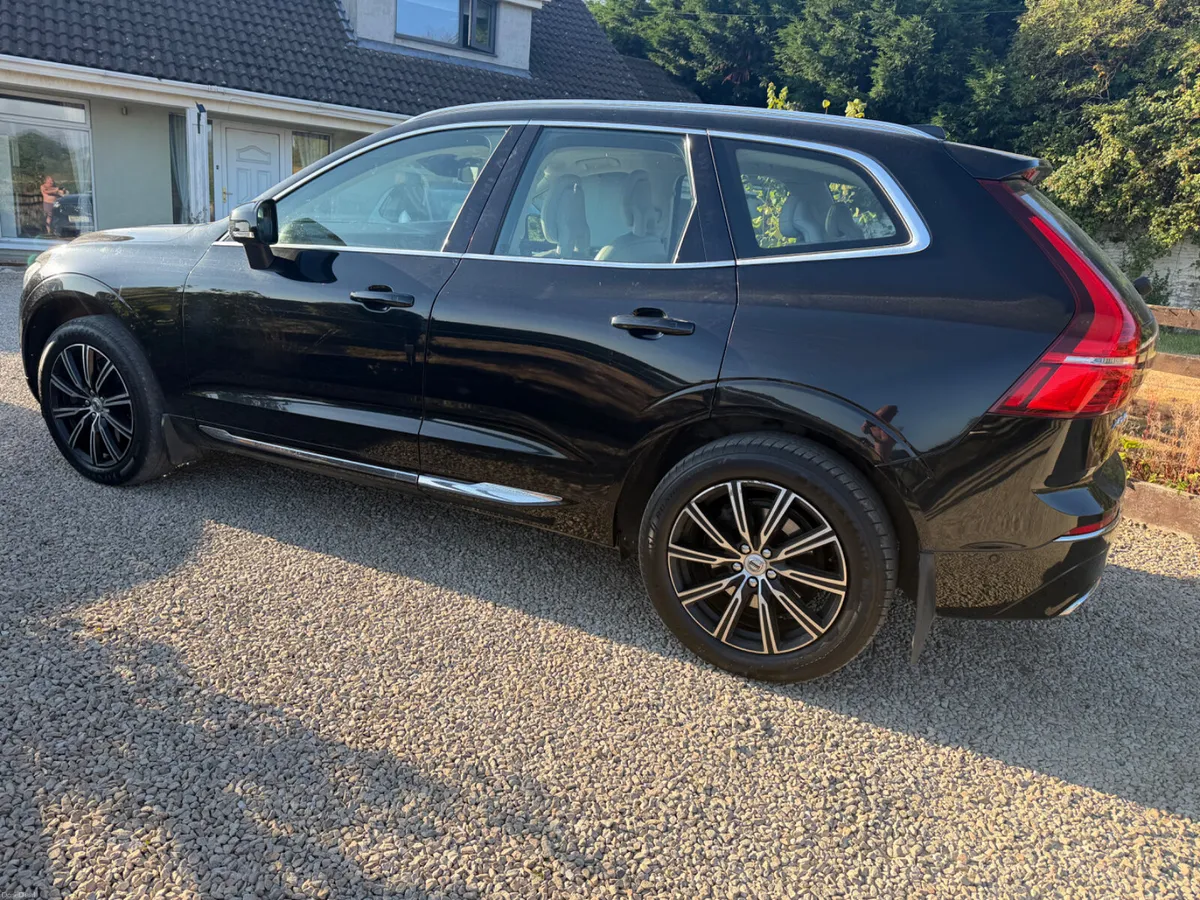 Volvo XC60 2.0D. Inscription 4 Wheel Drive 2017 - Image 2