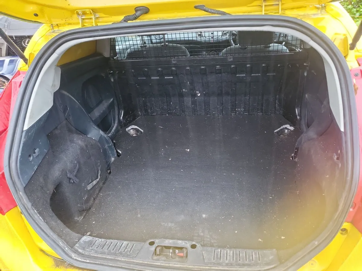 /Fiesta van 1.4d 2012 €3000 - Image 5