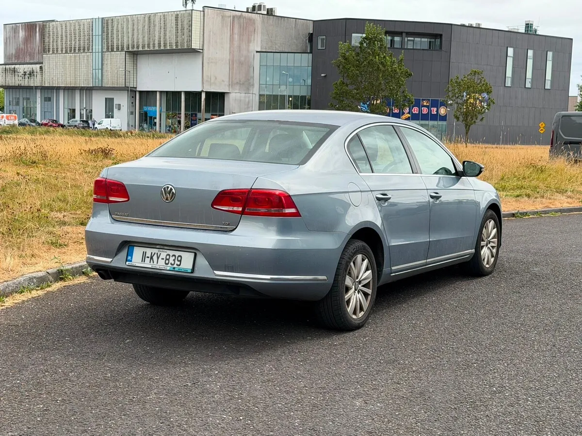 Volkswagen Passat - Image 4