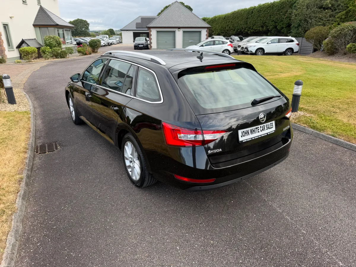 Skoda Superb Estate TDi - Image 3