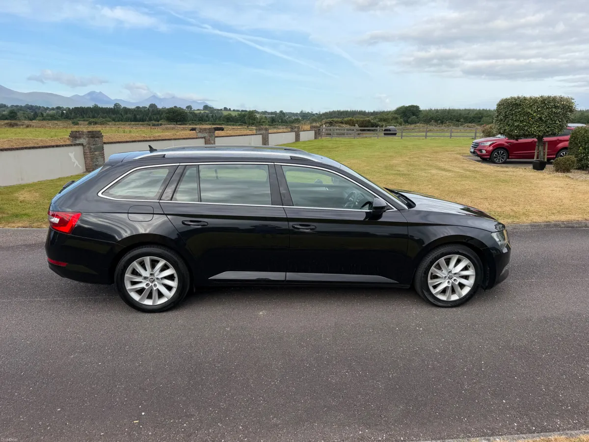 Skoda Superb Estate TDi - Image 6