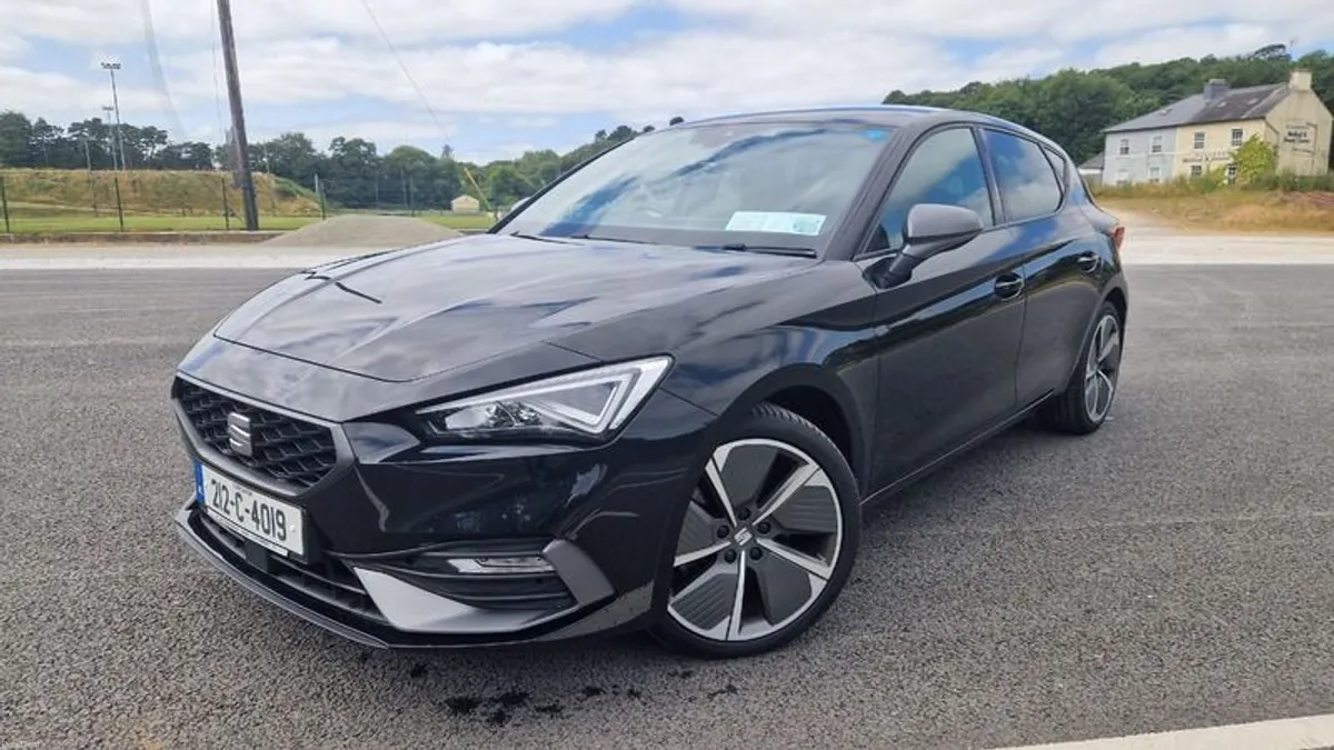 2021 (212) SEAT Leon FR+ 1.5 TSI 150PS | One Owner | High Specification | Full Service History - Image 4
