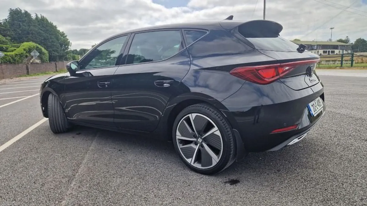 2021 (212) SEAT Leon FR+ 1.5 TSI 150PS | One Owner | High Specification | Full Service History - Image 6