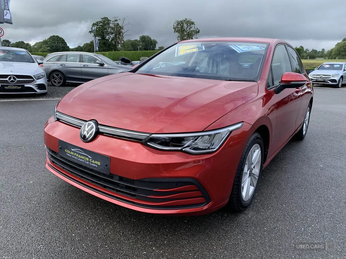 Volkswagen Golf Life - Image 1
