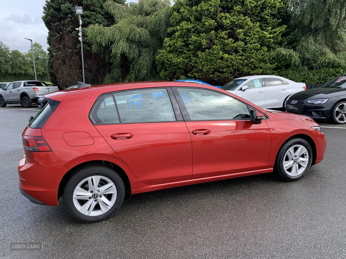 Volkswagen Golf Life - Image 6