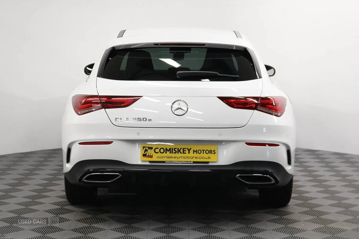 Mercedes-Benz CLA 250e AMG Line - Image 5