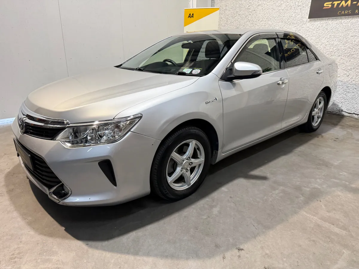 Toyota Camry 2016 Hybrid - Image 3