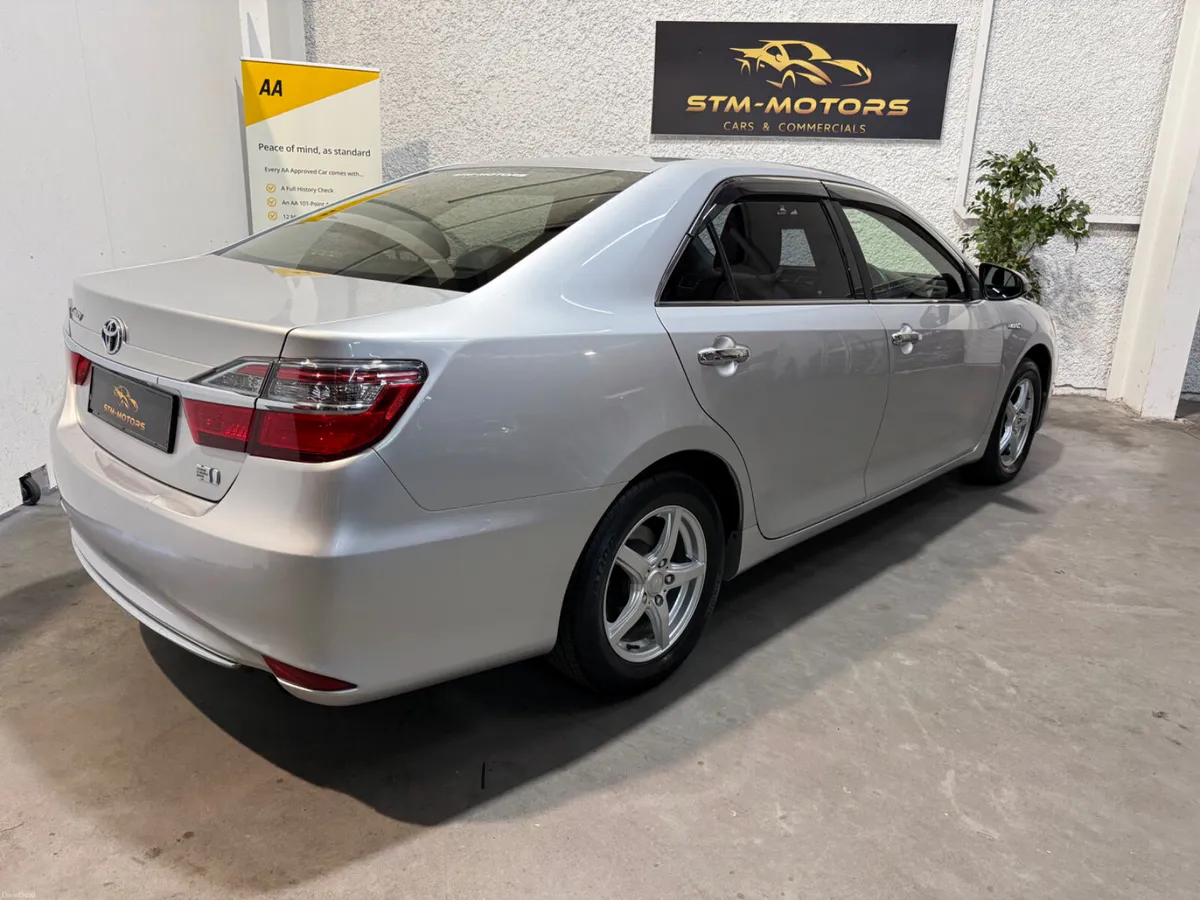 Toyota Camry 2016 Hybrid - Image 6