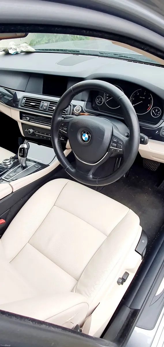 BMW 5-Series 2011 - Image 3