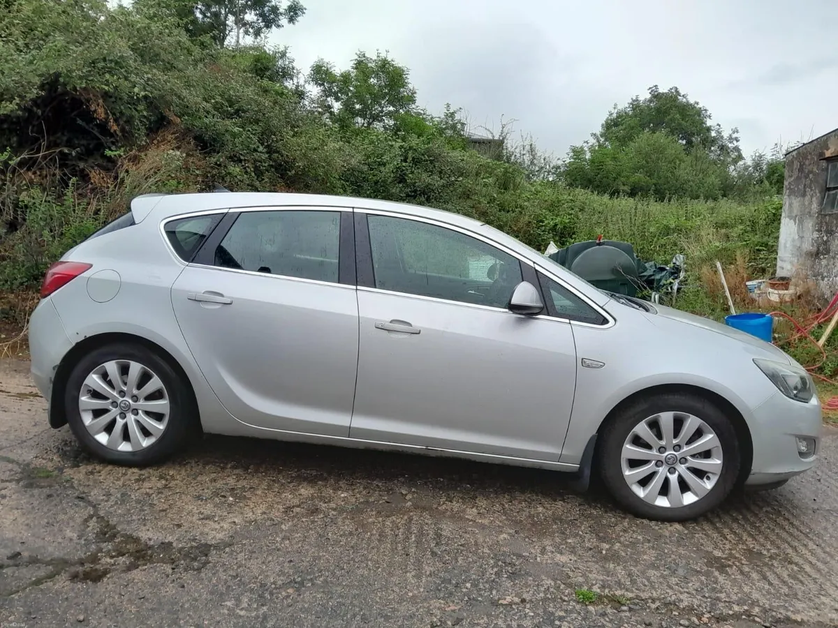Vauxhall Astra 2012 - Image 2