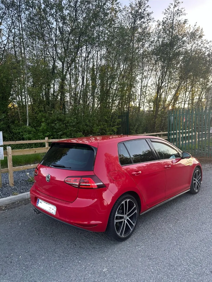 VOLKSWAGEN GOLF GTD MANUAL - Image 2