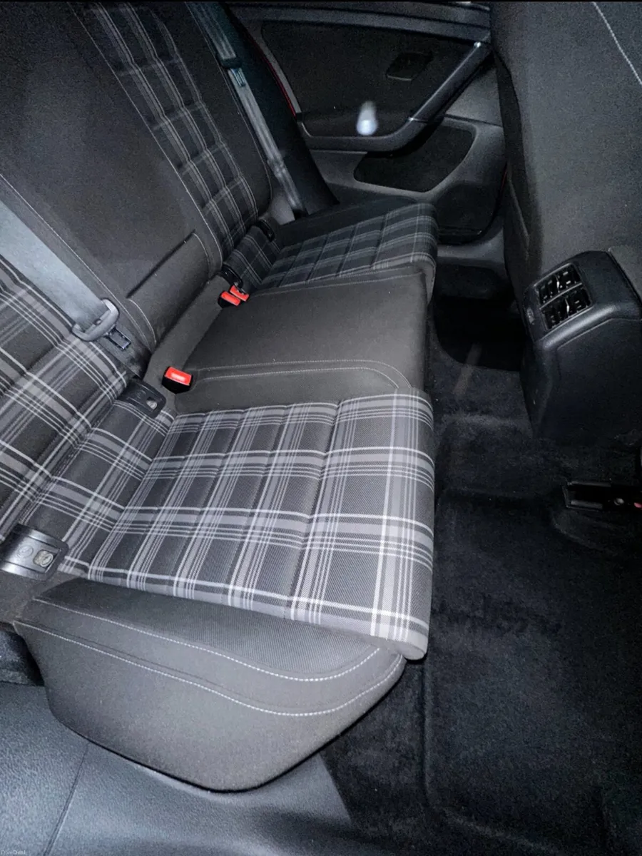 VOLKSWAGEN GOLF GTD MANUAL - Image 5