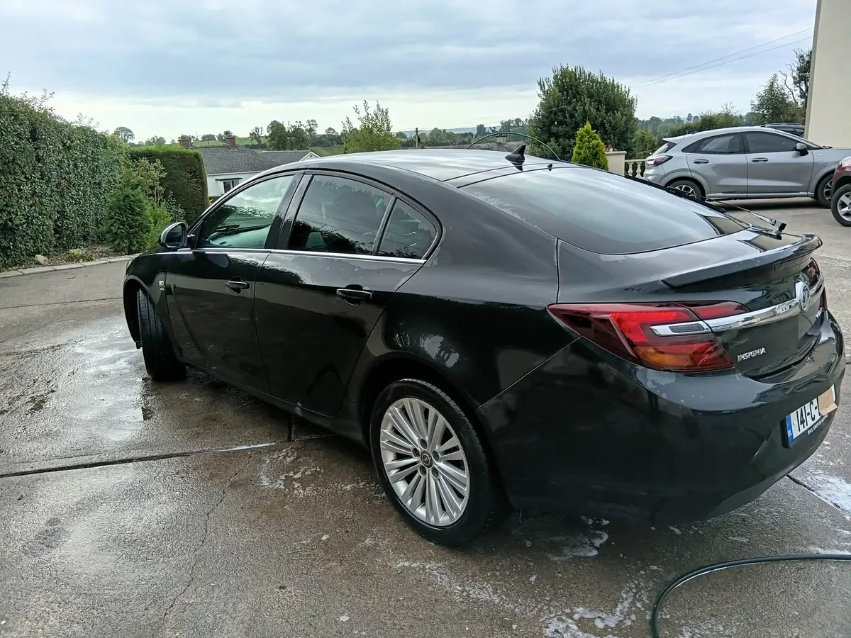 Vauxhall Insignia - Image 2