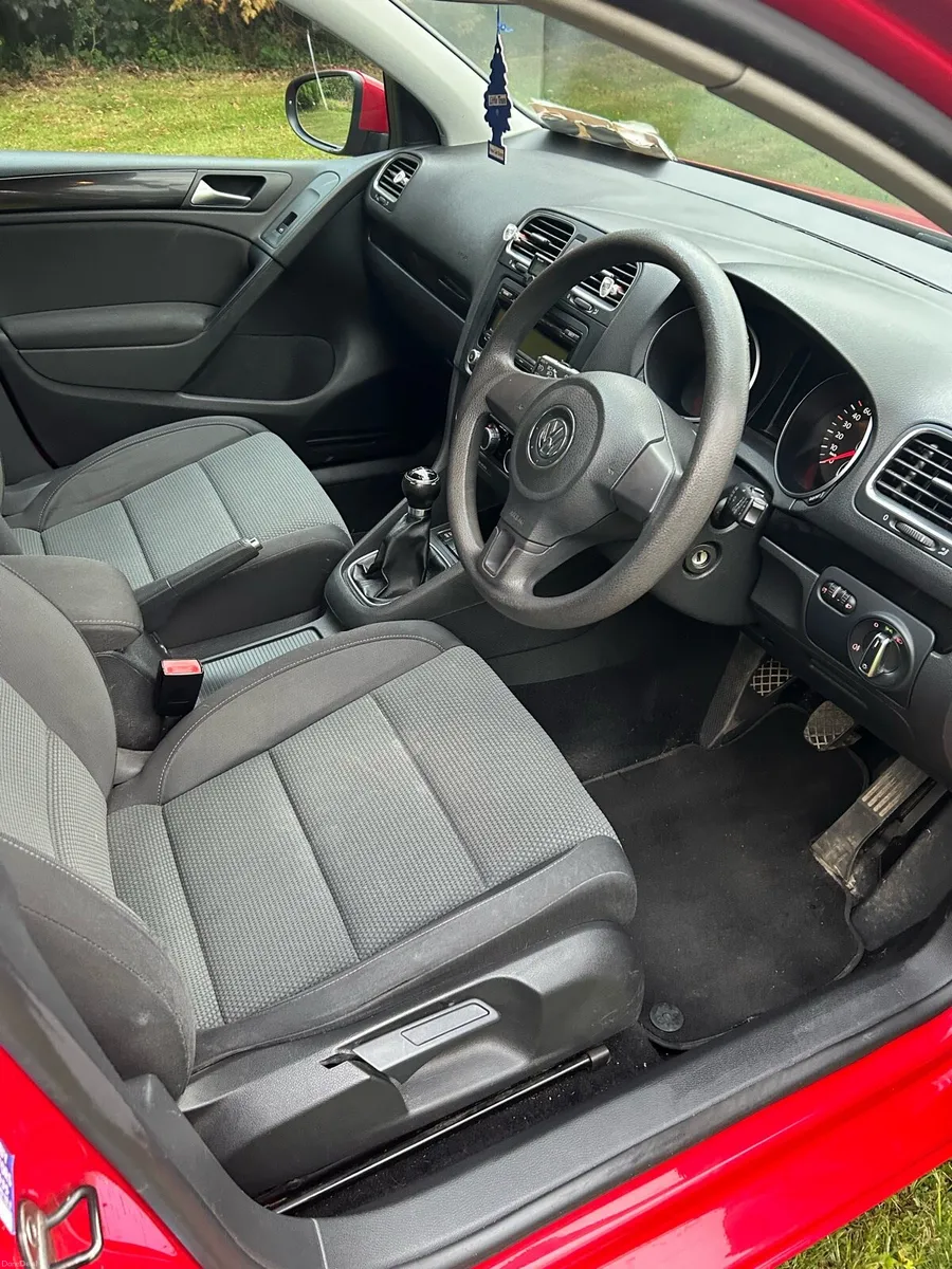 Car - Image 3