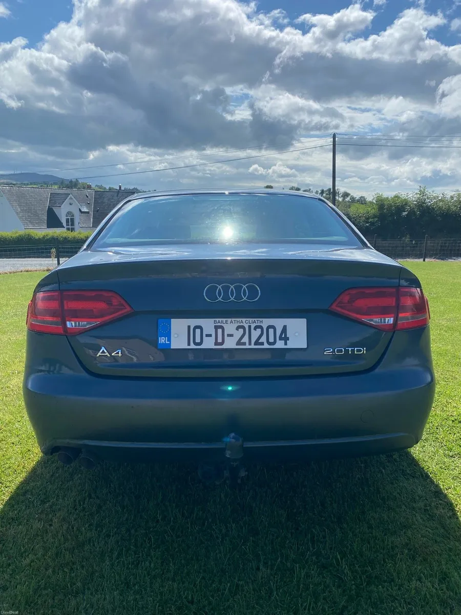 Audi A4 2010 - Image 2