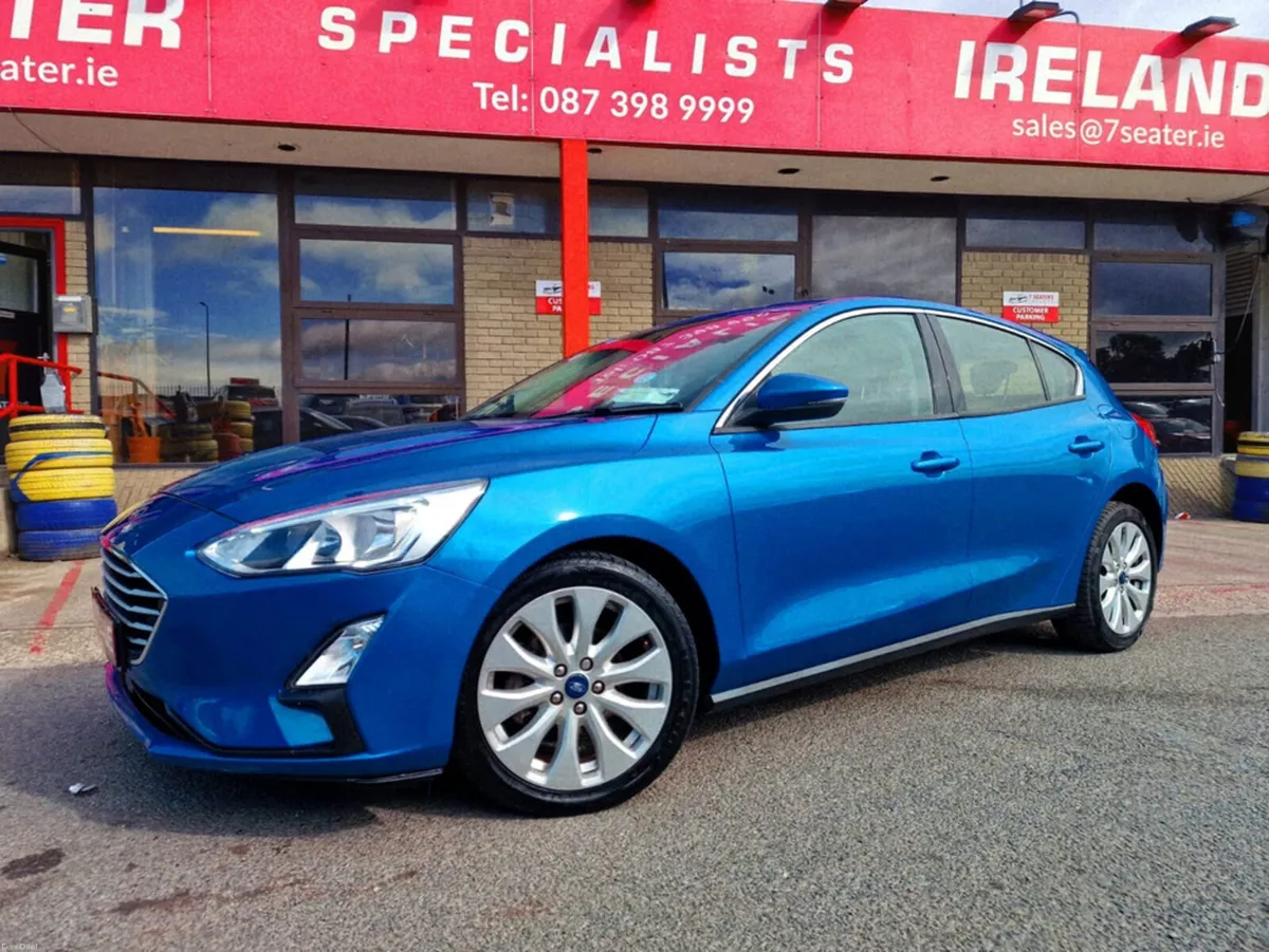 Ford Focus ZETEC 1.0 ECOBOOST 125PS 5DR 4 - Image 1