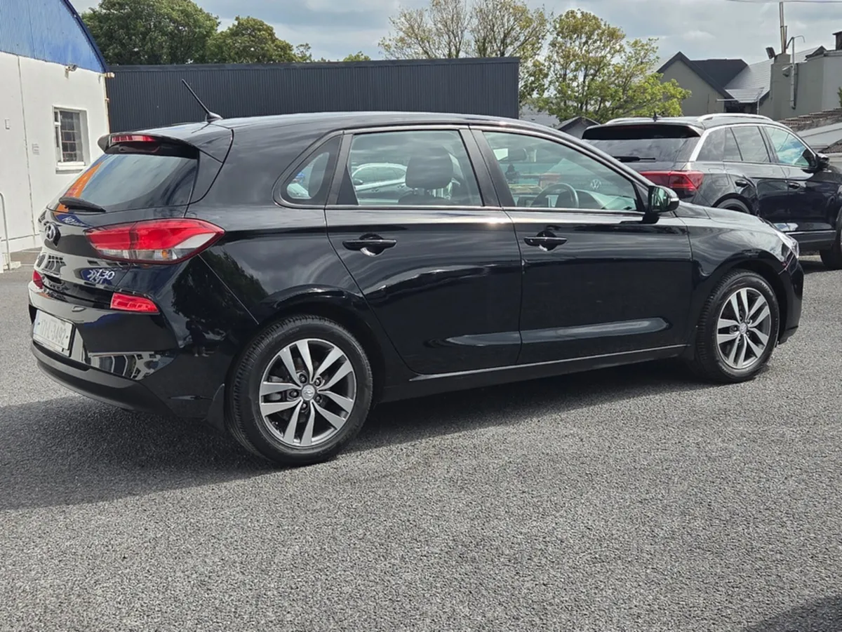 Hyundai i30 I 30 DELUXE 5DR - Image 3