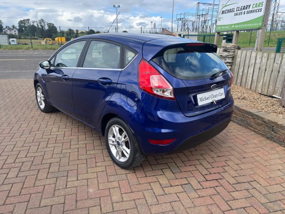 Ford Fiesta 1.25 ZETEC 82PS 5DR ARGENTO - Image 4