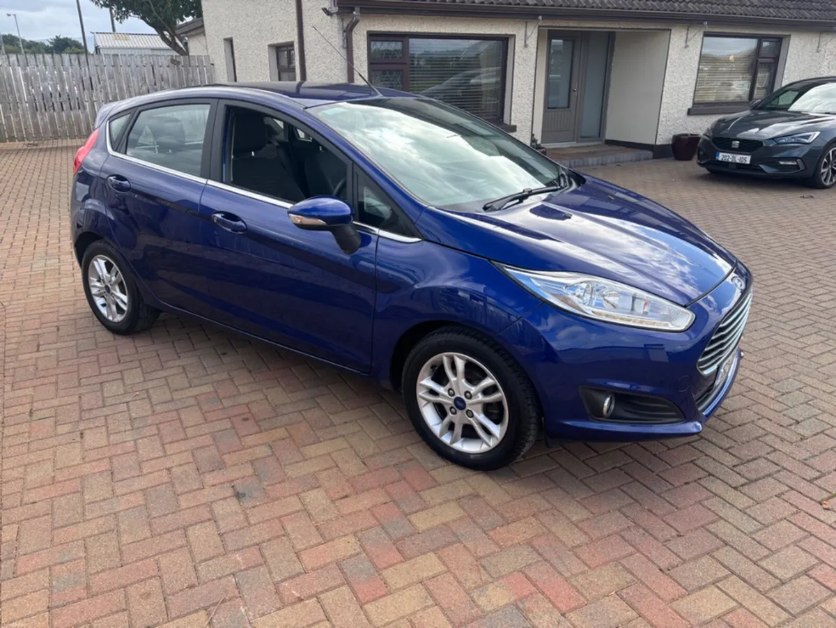 Ford Fiesta 1.25 ZETEC 82PS 5DR ARGENTO - Image 6