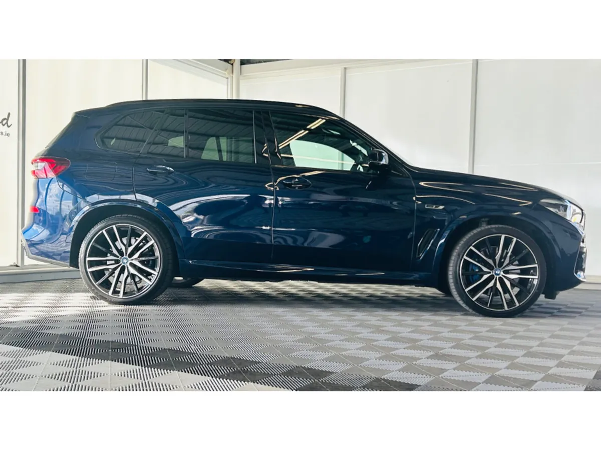 BMW X5 45E M SPORT *IVORY LEATHER*22" ALLOYS* - Image 3
