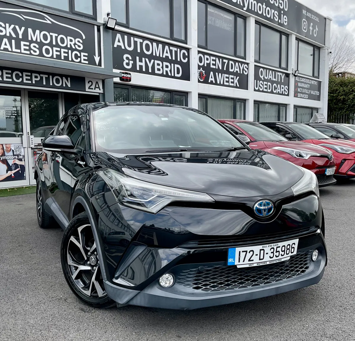 Toyota C-HR 2017 Hybrid Automatic - Image 2