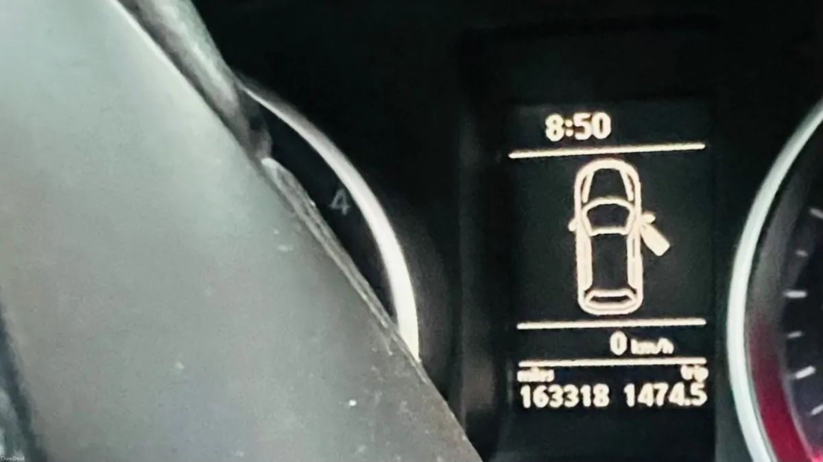 Volkswagen Golf 2011 - Image 2