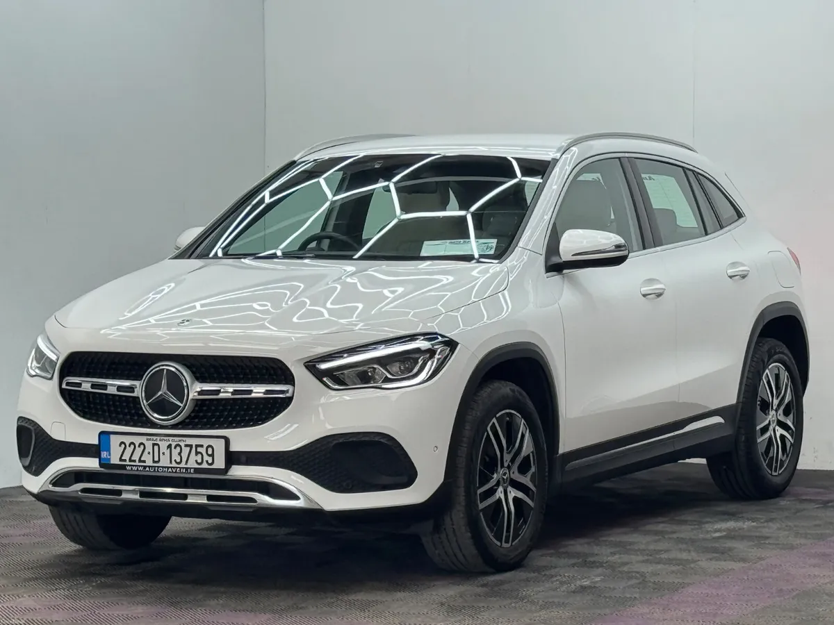 2022 Mercedes-Benz GLA Progressive, Automatic - Image 3