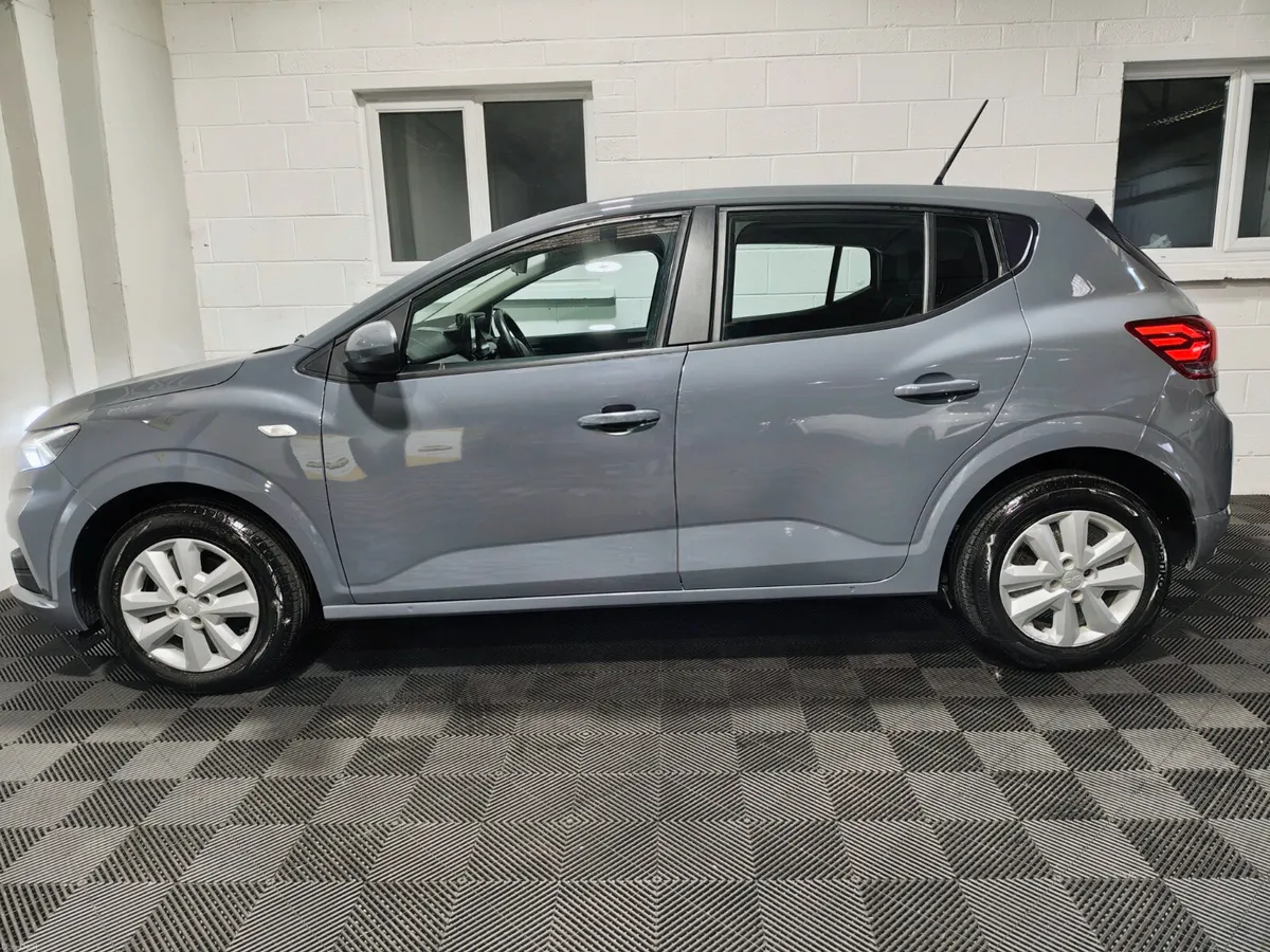 Dacia Sandero 2023 1.0 EXPRESSION SPEC EXTRAS - Image 4