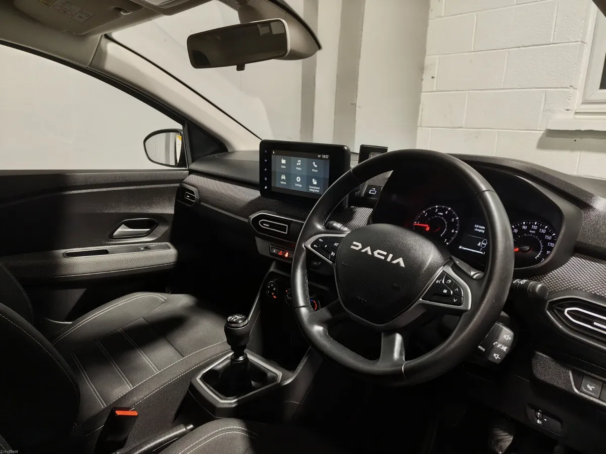 Dacia Sandero 2023 1.0 EXPRESSION SPEC EXTRAS - Image 2