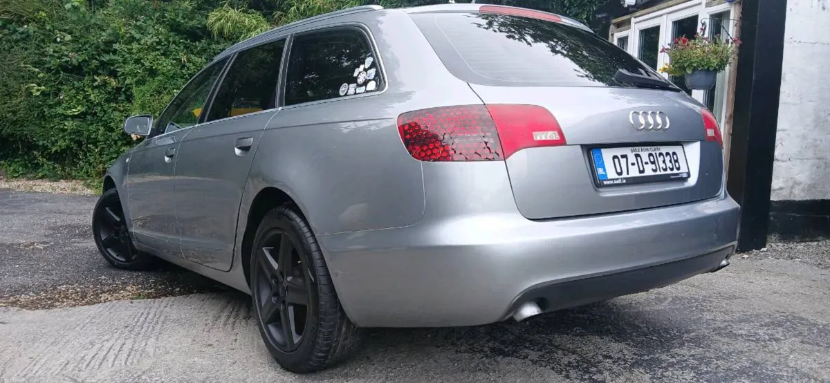 Audi A6 2.0 TDI Sat Nav Heated Seats 2 key - Image 2