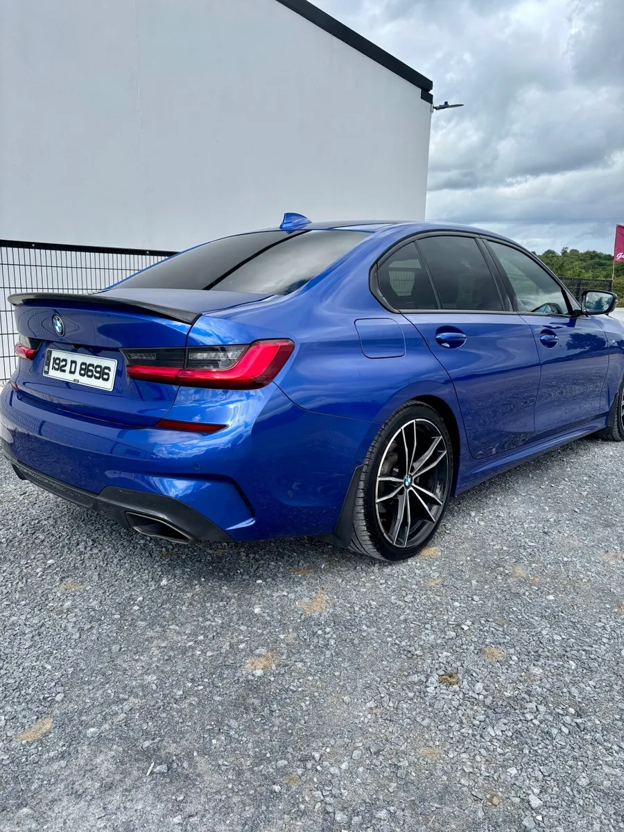 BMW 3-Series 2019 - Image 6