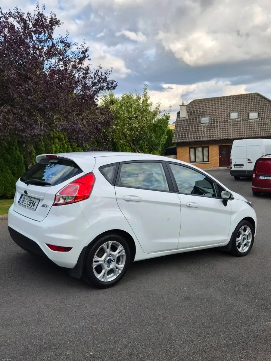 2016 ford fiesta - Image 3