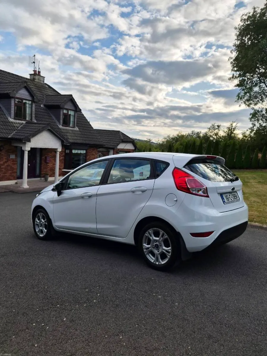 2016 ford fiesta - Image 5