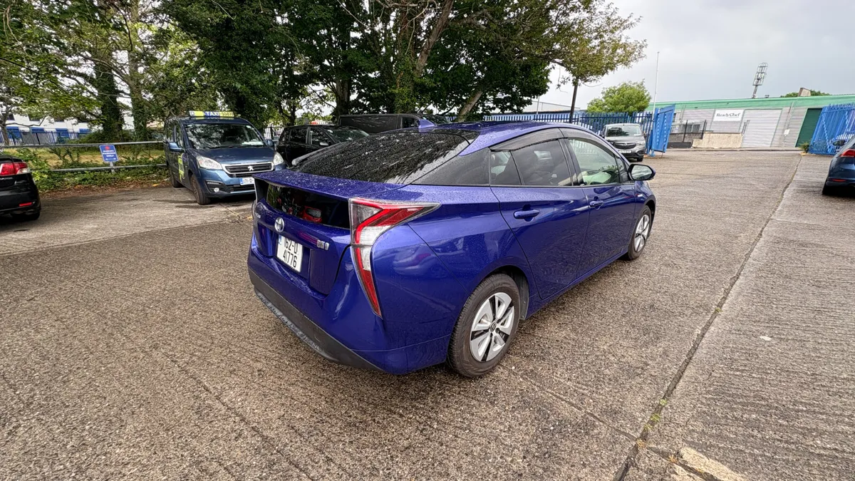 Toyota Prius 1.8 Hybrid Petrol 2016 - Image 4