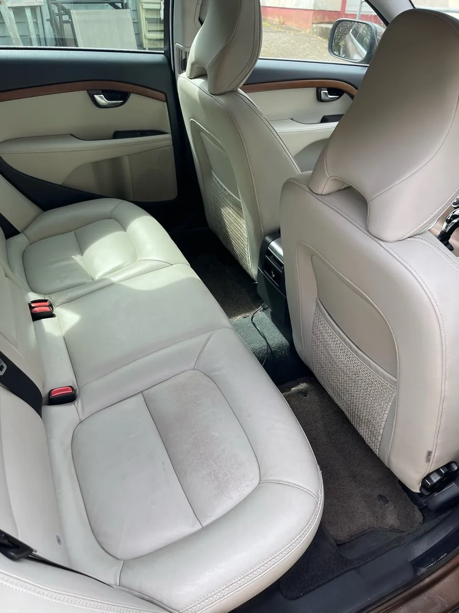 Car - Image 5