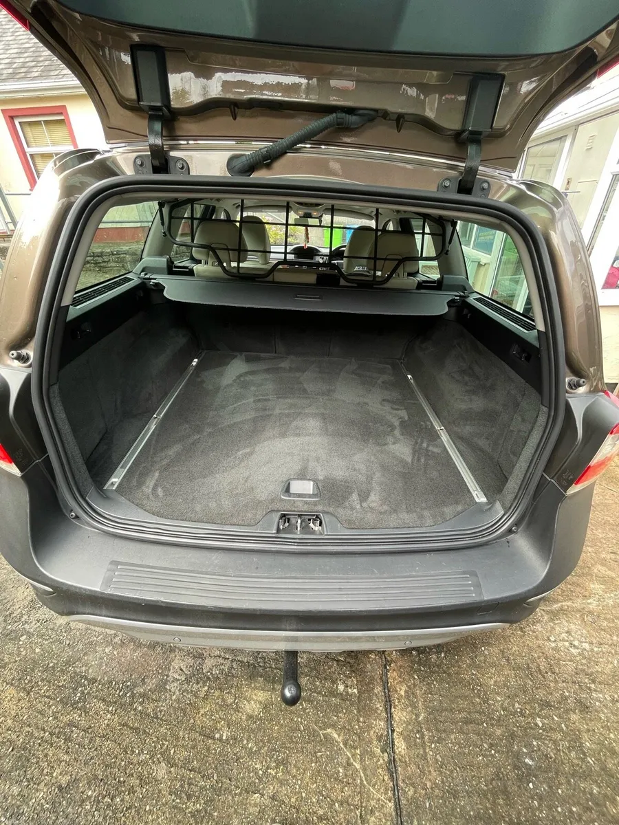 Car - Image 6