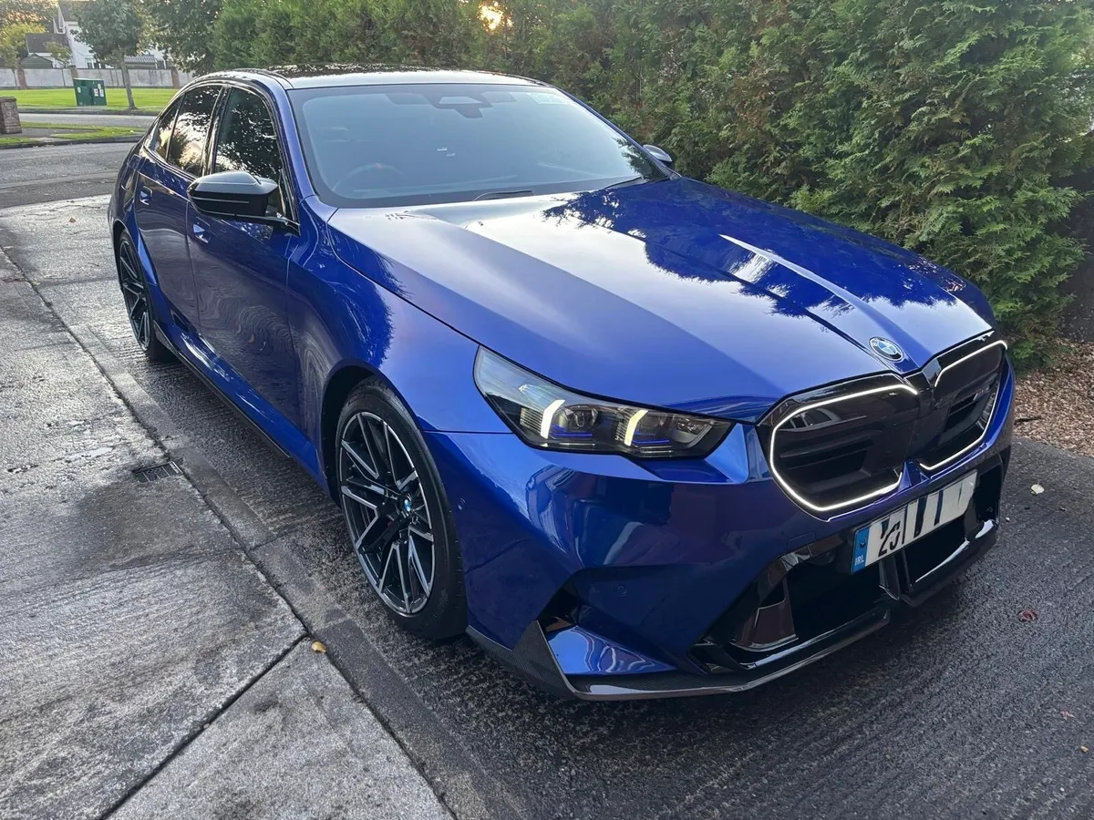 BMW M5 - Image 2