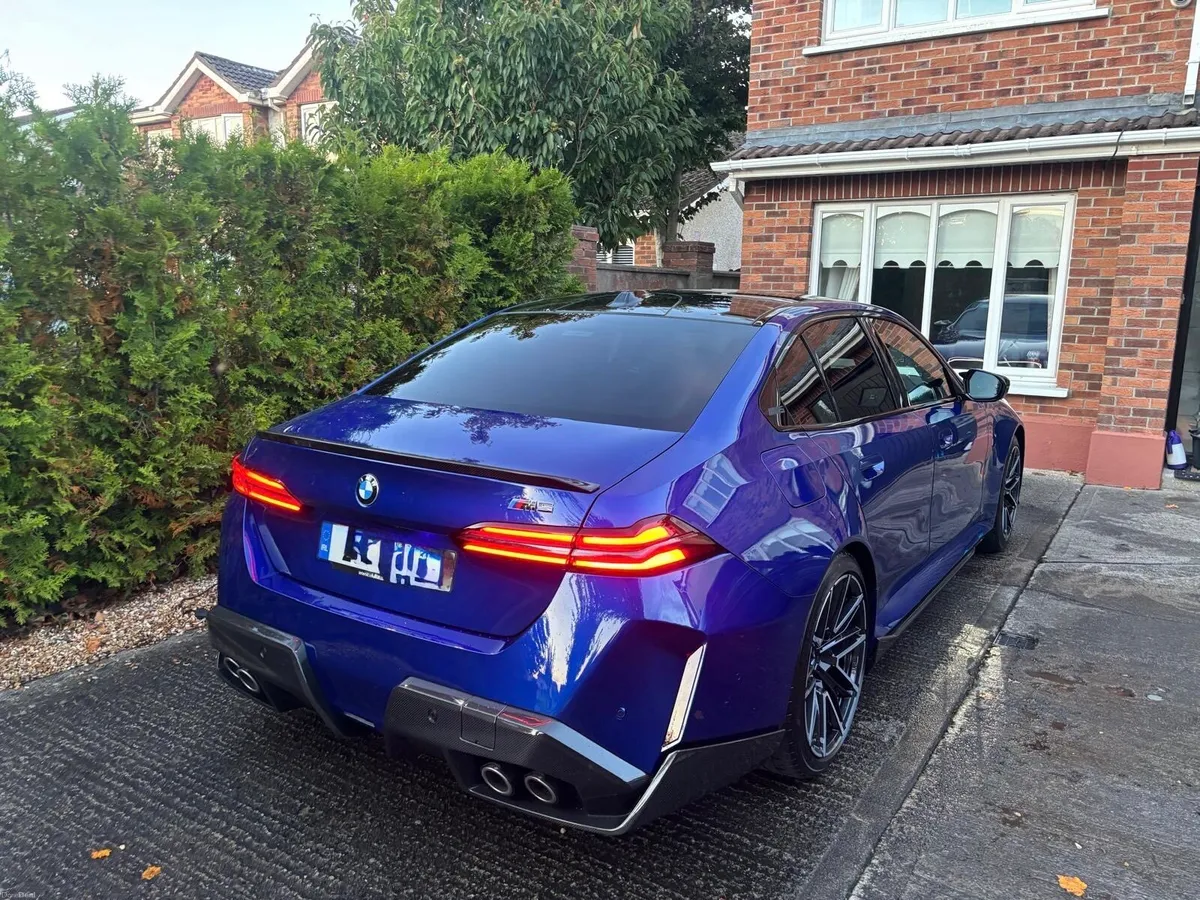 BMW M5 - Image 4