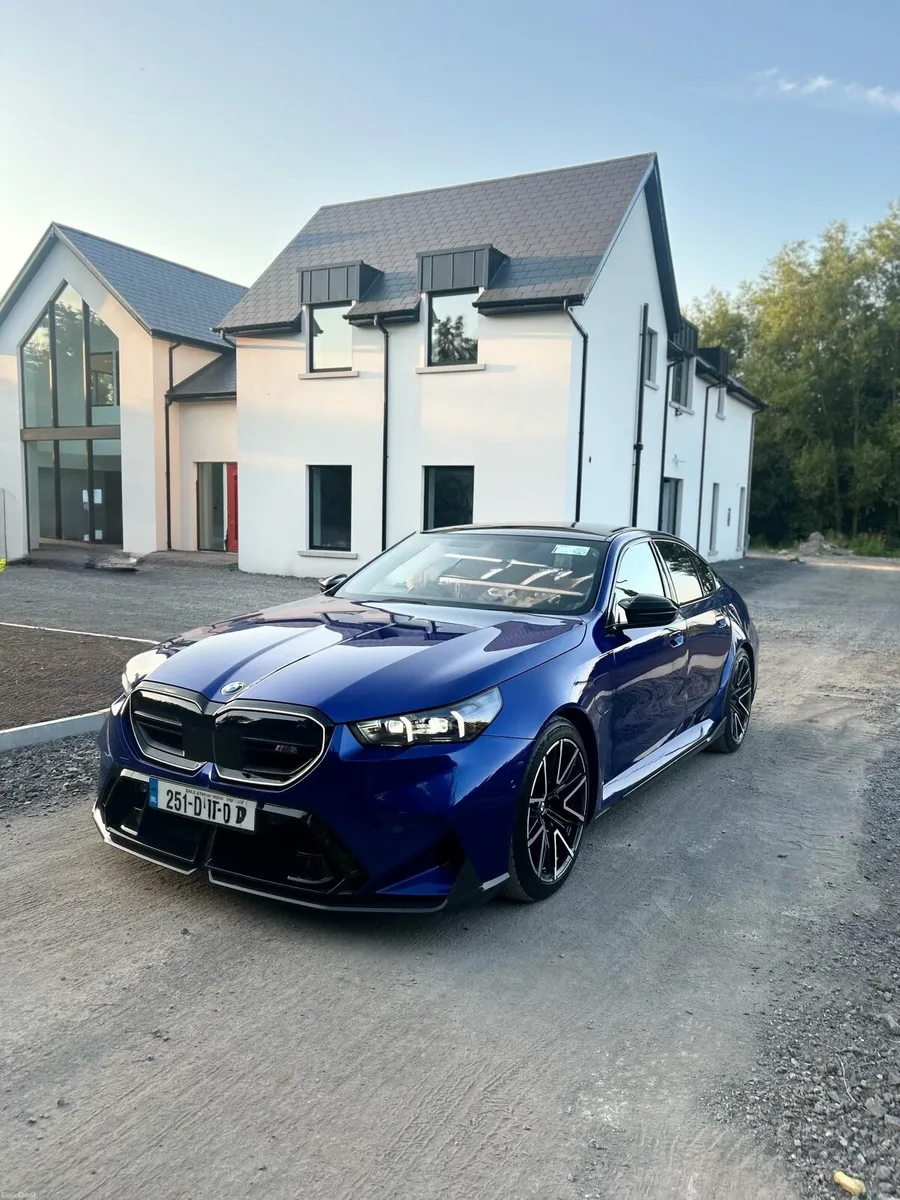 BMW M5 - Image 1
