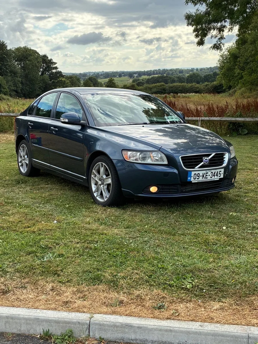 Volvo S40 - Image 1