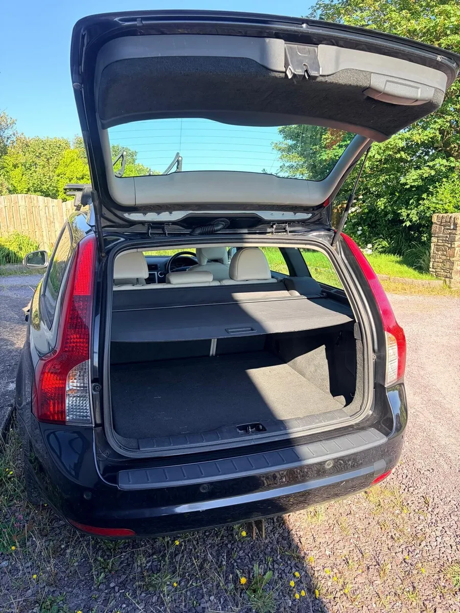 Volvo V50 2011 - Image 6