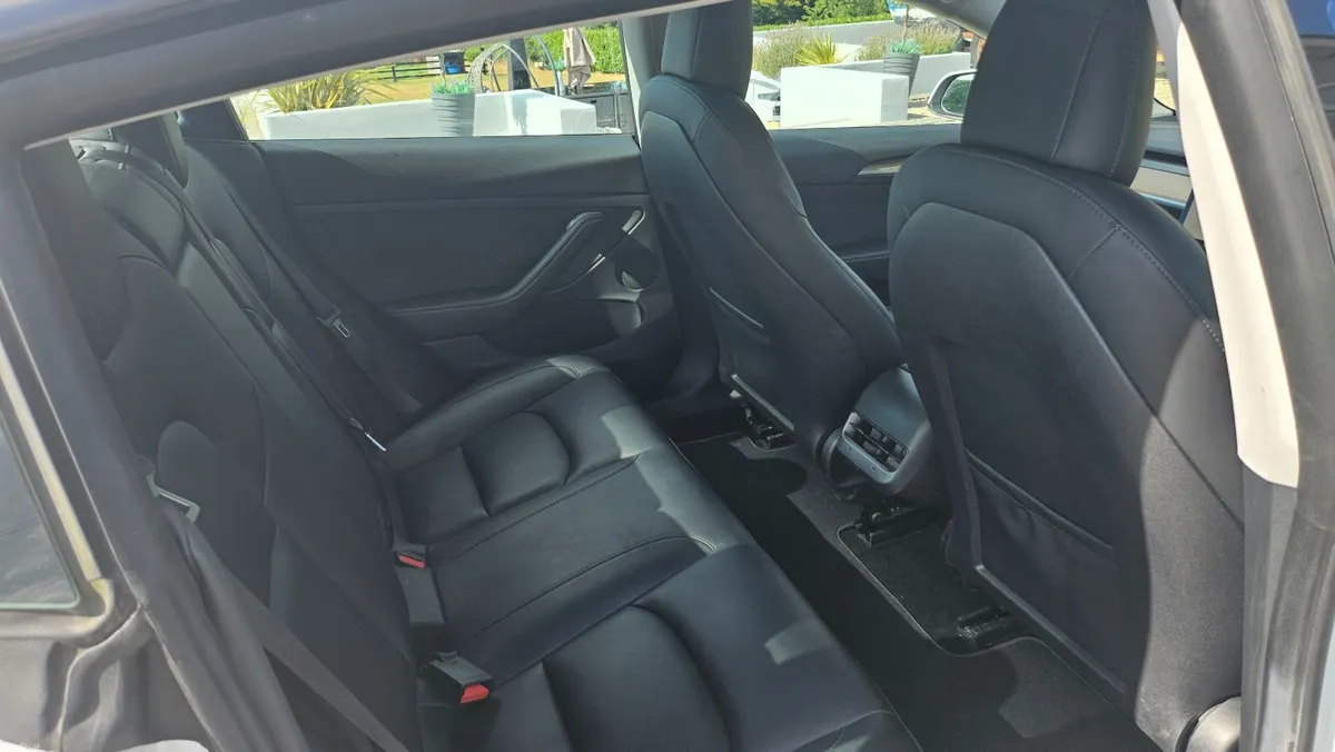 Tesla Model 3 2023(2) RWD - Image 3