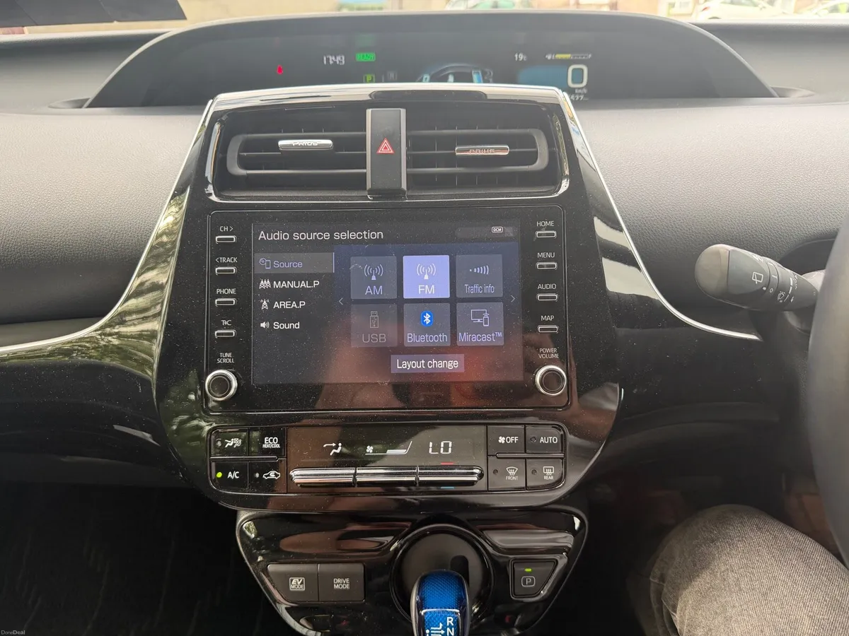 Toyota Prius 2022 - Image 2