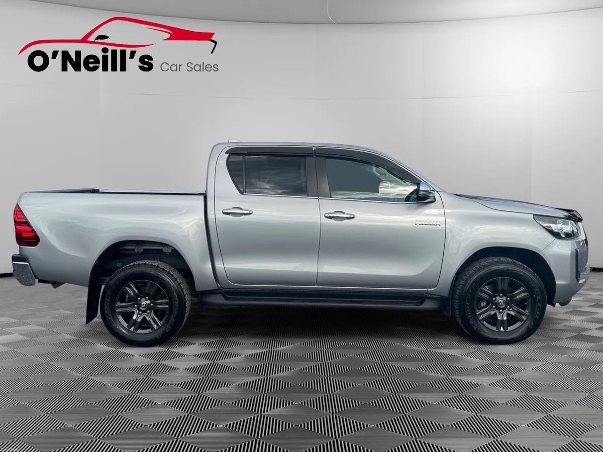 Toyota Hilux 2025 2.8 SR5 MANUAL #429 - Image 5