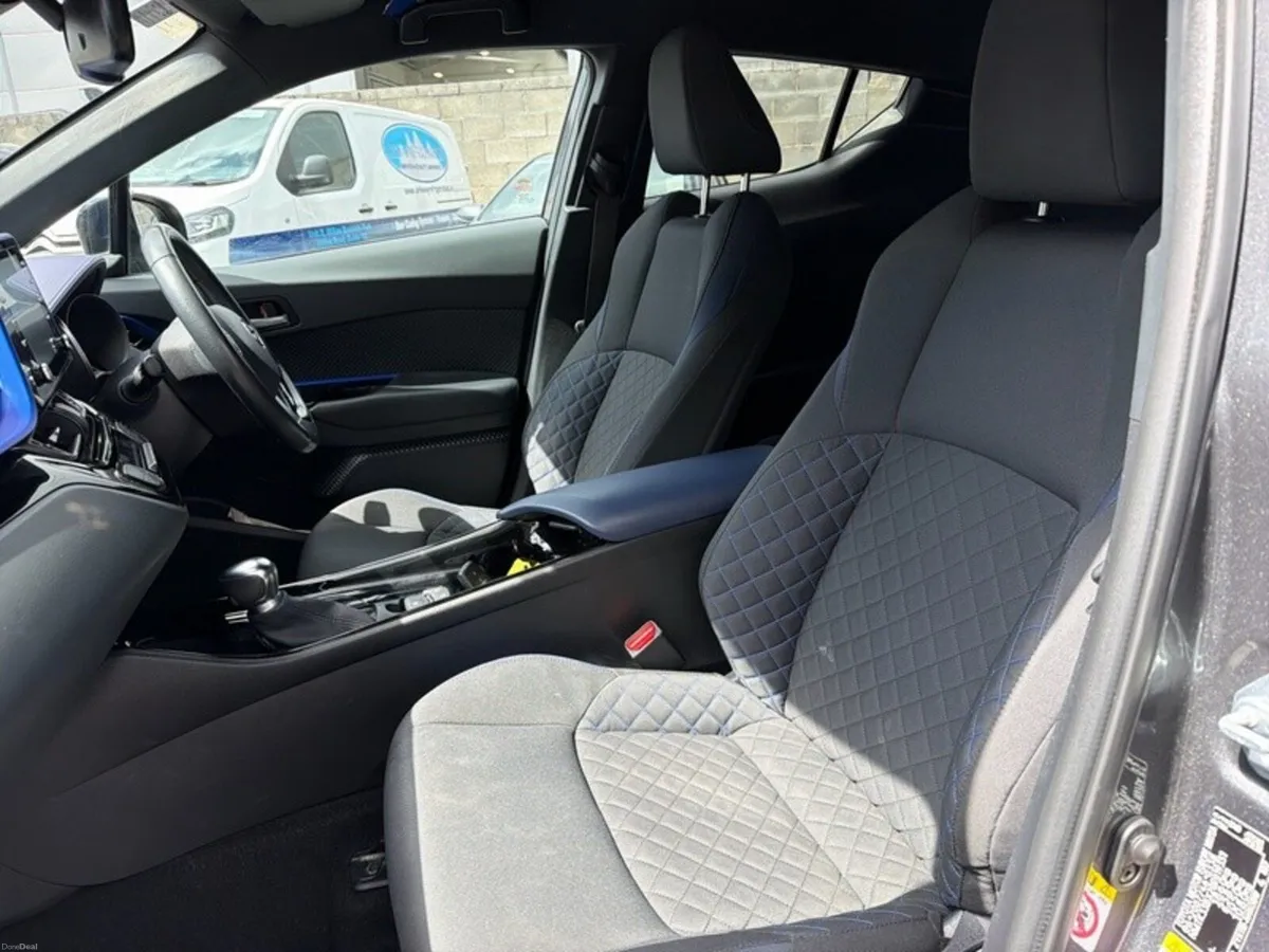 Toyota C-HR HYBRID LUNA SPORT // ALLOY WHEELS // A - Image 6